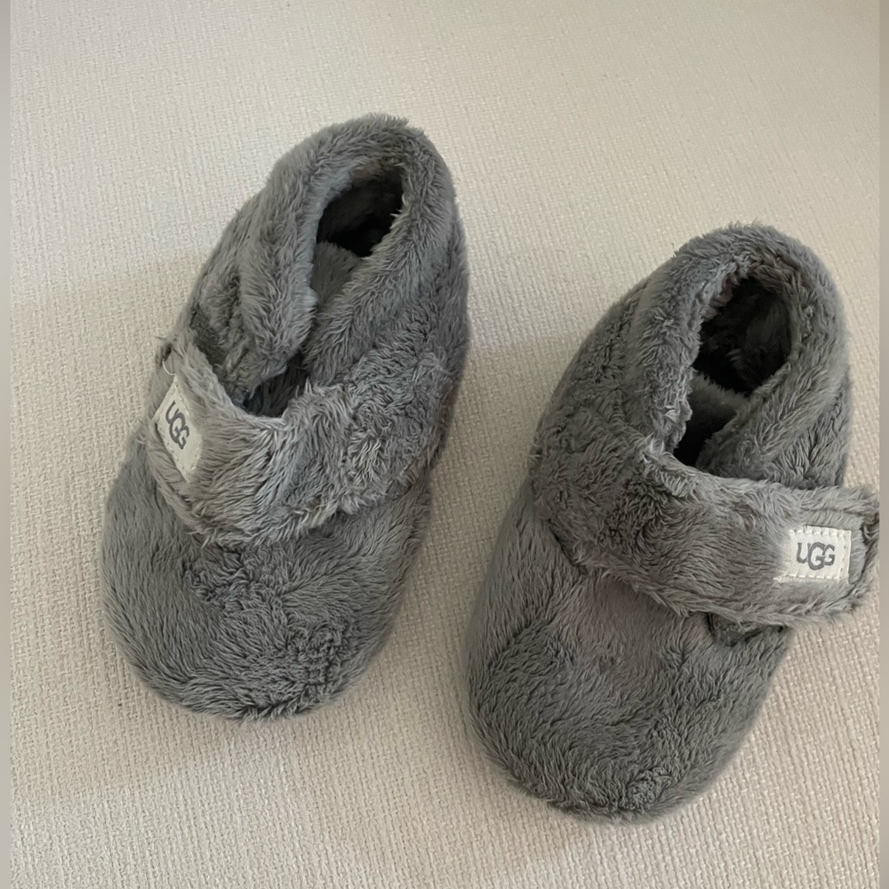 UGG Baby Bixbee Size 4/5